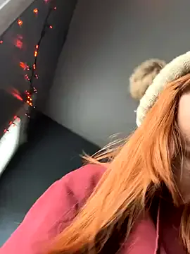 StripChat EllieELf is Freechat EllieELf — FLASH THOSE MILKERS