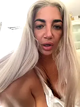 Freechat ElsaSinn on StripChat