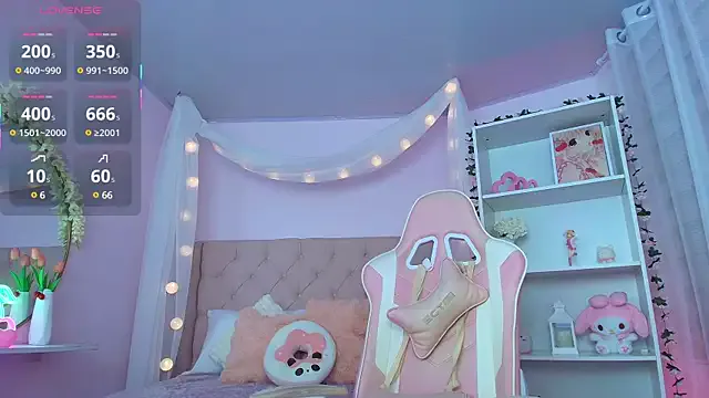 Freechat ely_cherry18 on StripChat