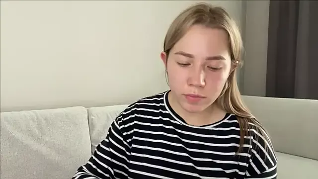 Freechat Embersweetbunny on StripChat