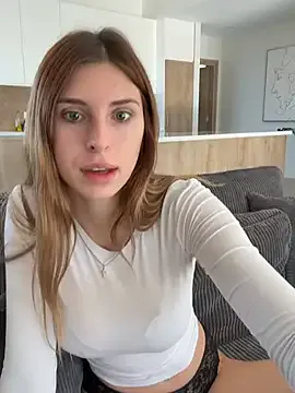 emma05 on StripChat