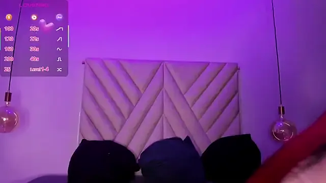 EmmaSwift_ on StripChat 