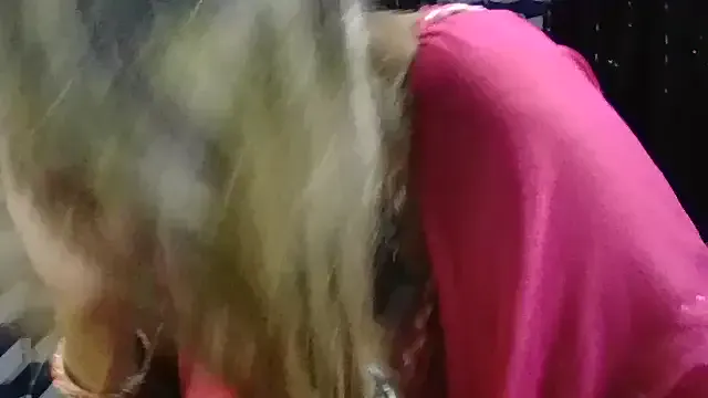 Freechat Esha_Naughty on StripChat