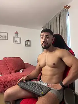 Ezzio_Scolaro on StripChat