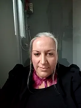 Feelineducentre on StripChat
