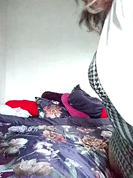 Feelineducentre on StripChat