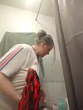 Feelineducentre on StripChat