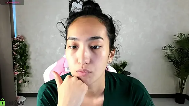 Freechat FlirtyAura on StripChat