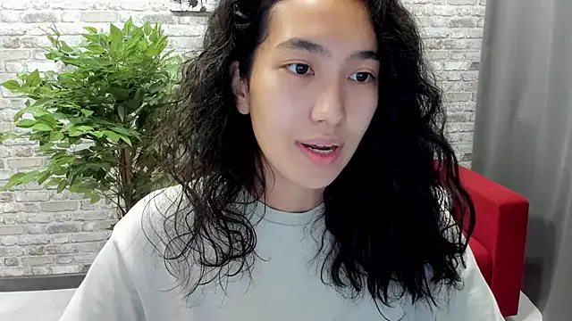 Freechat FlirtyAura on StripChat