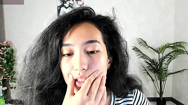 Freechat FlirtyAura on StripChat