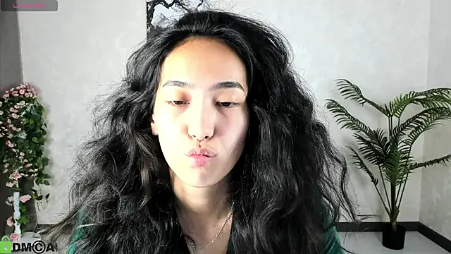 Freechat FlirtyAura on StripChat