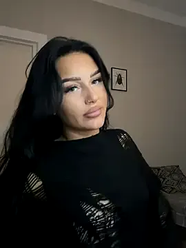 Gabbyys — Shirt off