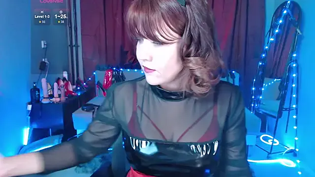 Goddess_Orsa — TEASE U WITH MY LONG HOT LEGS