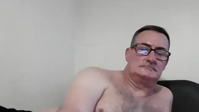 Freechat goldenman59 on StripChat