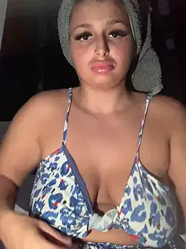 Goldiebaby — BEND OVER AND ARCH BACK