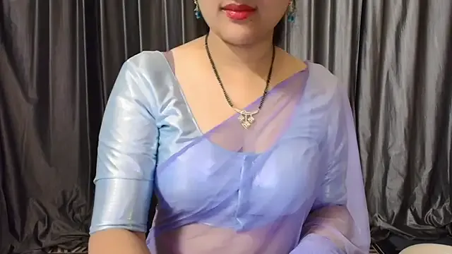 Private goldiwets on StripChat