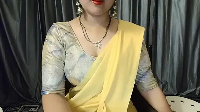 Private goldiwets on StripChat