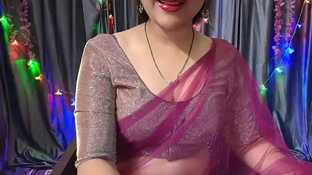 Private goldiwets on StripChat