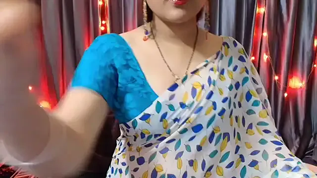 Private goldiwets on StripChat