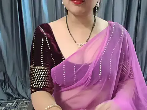 Private goldiwets on StripChat