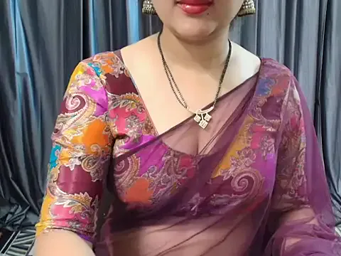 Private goldiwets on StripChat