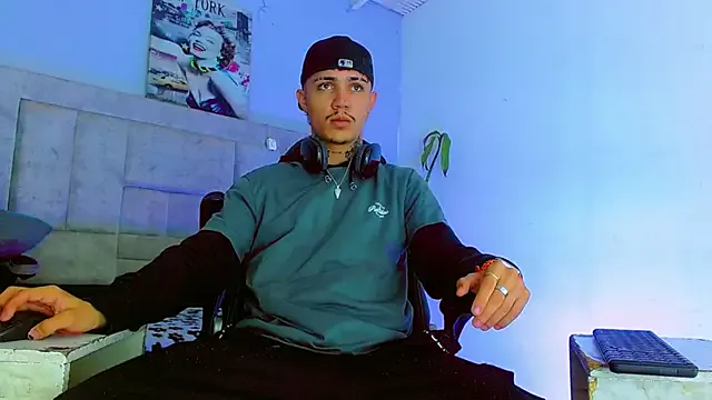 HannibalLester on StripChat 