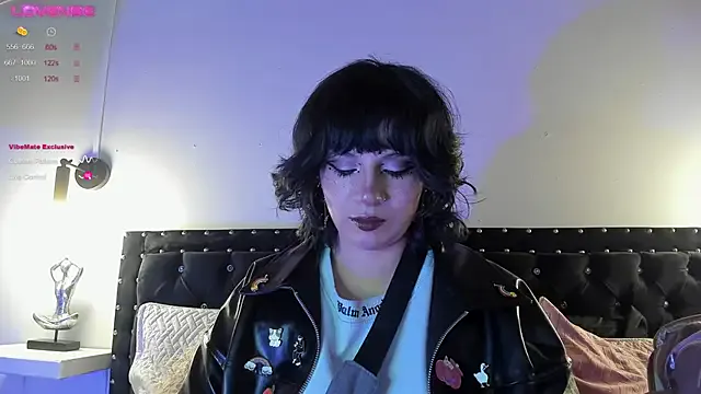 Freechat hey_noraly on StripChat