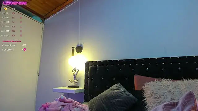 Freechat hey_noraly on StripChat