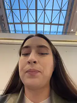 Holly_Play — Show how horny pussy is!