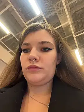 Holy_Tereza — BABY SLAP YOUR BUTT HARD IN FITTING ROOM