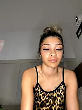 Honeyyyxo — Suck toes