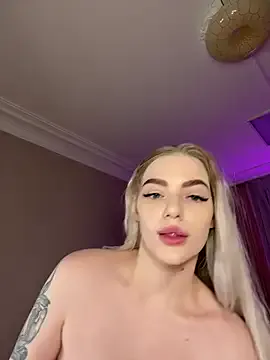 Offline HugeBoobsAlice on StripChat