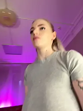 Offline HugeBoobsAlice on StripChat