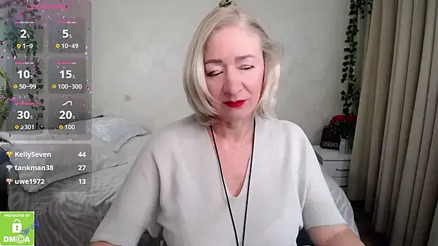 Freechat hunters_woman on StripChat