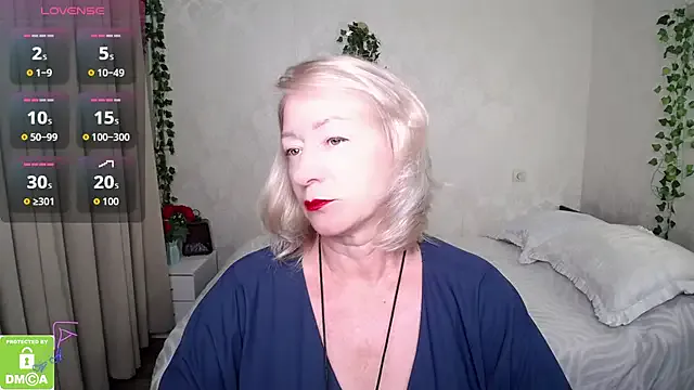 Freechat hunters_woman on StripChat