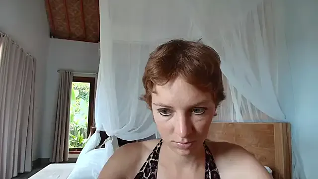 Offline Ida-Rose on StripChat