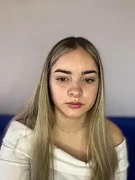 imlindapink on StripChat