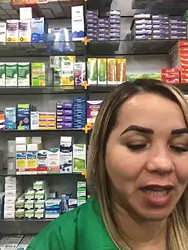 imoly_ — Me Masturbar no Banheiro da Farmacia
