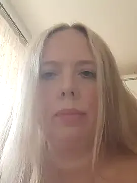 Irina3718 on StripChat 