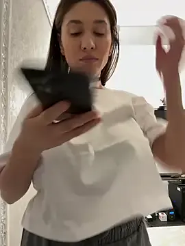 Freechat IrisBlues on StripChat