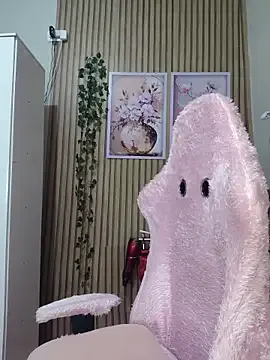 Irresistible24 on StripChat 