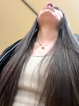 Freechat Isabella21_ on StripChat