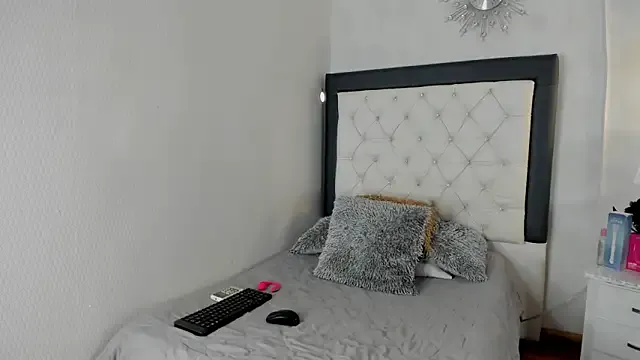 IsisBrown_ on StripChat