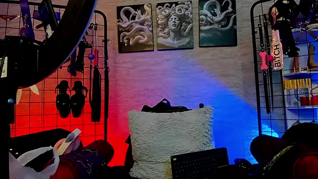 Freechat IvanaFetish on StripChat