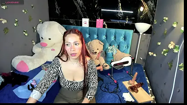 StripChat IZZY_BEAUTIFUL is Freechat IZZY_BEAUTIFUL — Tits squeeze and suck 3 minutes