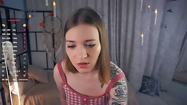 StripChat JinnySitts is Private JinnySitts — Take off my shorts and show my ass><