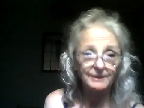 JoleneDelacroix — Oil on my titties