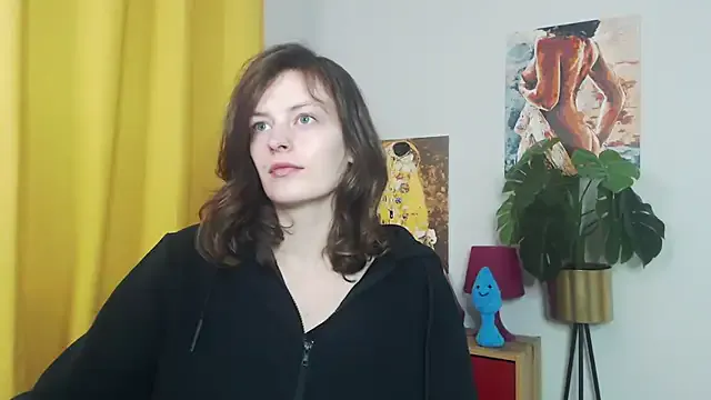 Freechat juicyNadine on StripChat