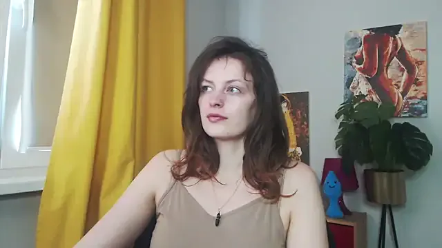 Freechat juicyNadine on StripChat