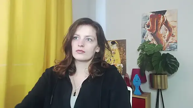 Freechat juicyNadine on StripChat